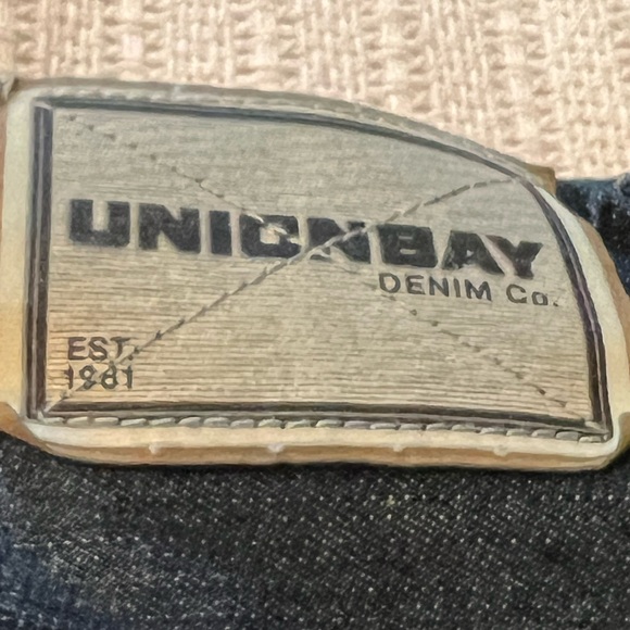 #3333. UnionBay Straight Jeans Slightly Distressed. Size 32X32 NWT - Picture 11 of 13